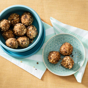 Bliss balls with peanut butter and chocolate